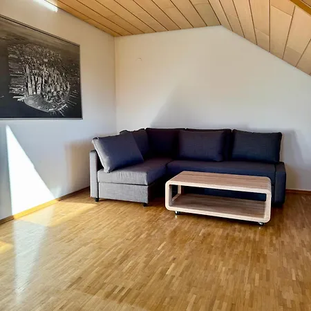 Grosszuegiges Mit Tollem Ausblick אאלן