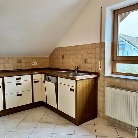 Grosszuegiges Mit Tollem Ausblick דירה אאלן